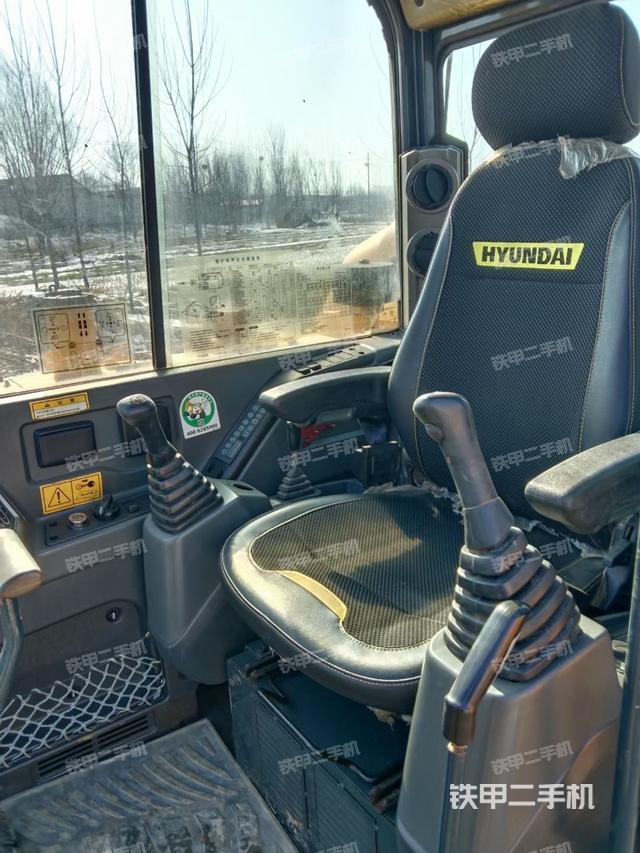 驾驶室整体（整机外观）