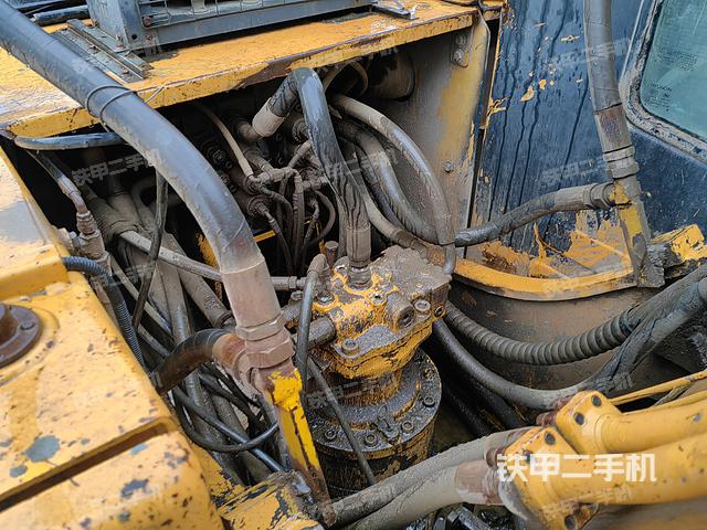 回转马达和主控阀（整机外观）