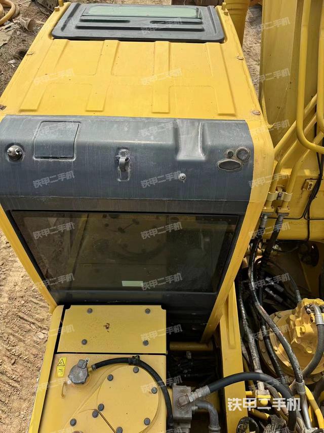 驾驶室顶部（整机外观）