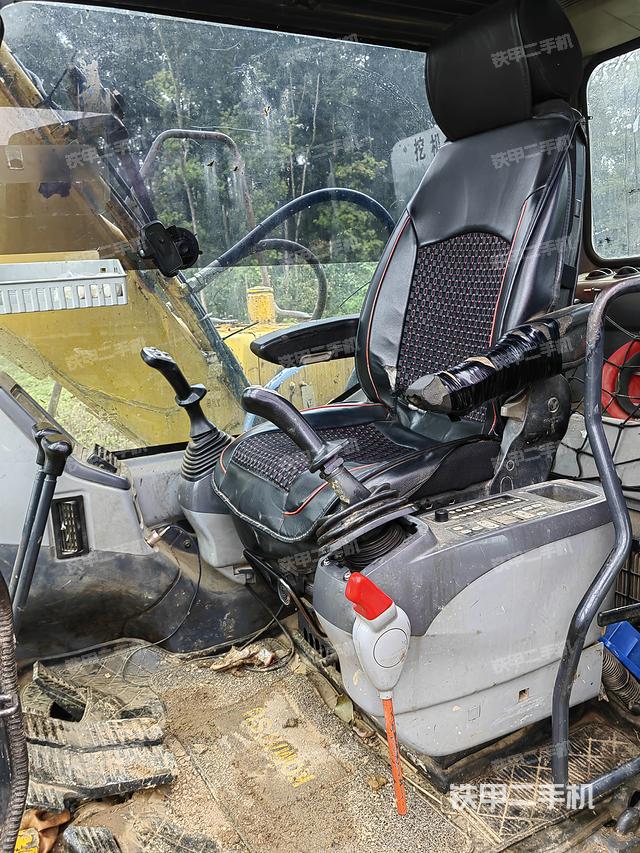 驾驶室整体（整机外观）