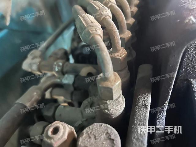 回转马达和主控阀（整机外观）