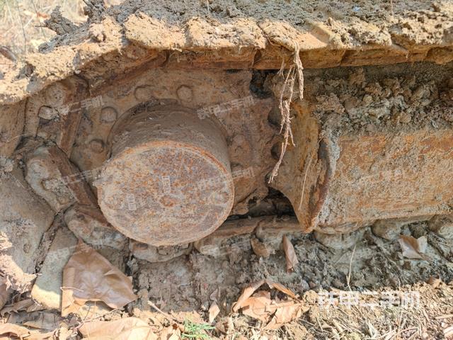 左側(cè)履帶整體?（行走機(jī)構(gòu)）