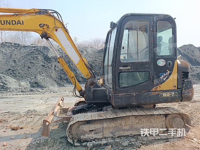 现代R60-7挖掘机