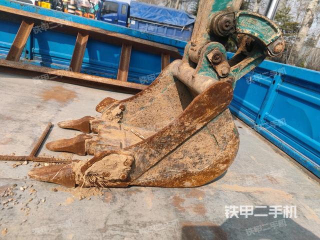 鏟斗45度(工作和回轉(zhuǎn)裝置) 鏟斗45度(工作和回轉(zhuǎn)裝置)