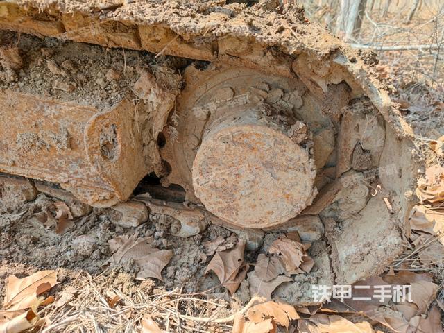 右驅(qū)動輪（行走機(jī)構(gòu)）