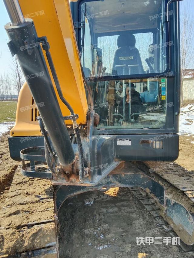 回转马达和主控阀（整机外观）