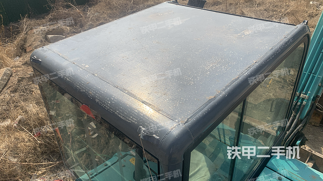 驾驶室顶部（整机外观）