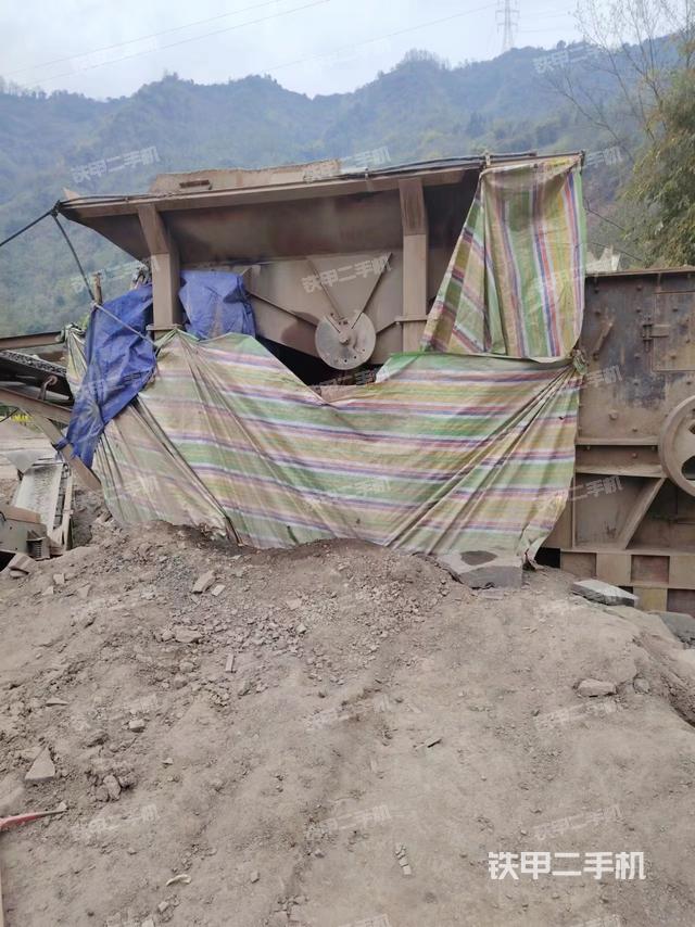 整机右后45°（设备外观及核心部件）