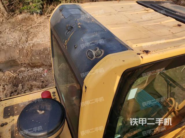 驾驶室顶部（整机外观）