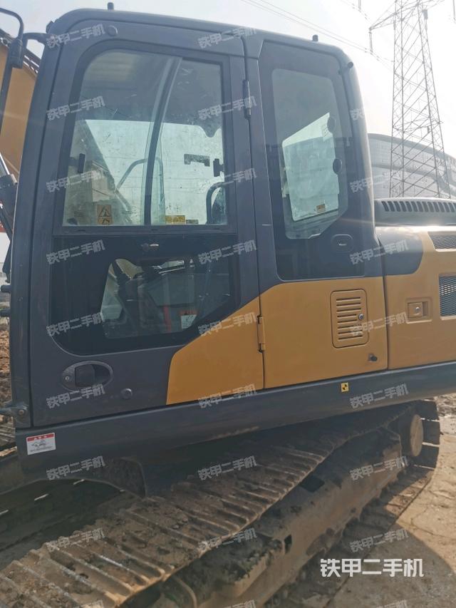 右侧玻璃角标（驾驶室部分）