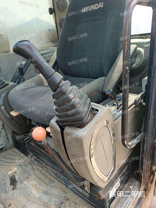 驾驶室整体（整机外观）