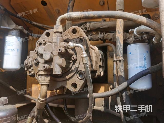 液壓泵斜45?左（大件艙室）