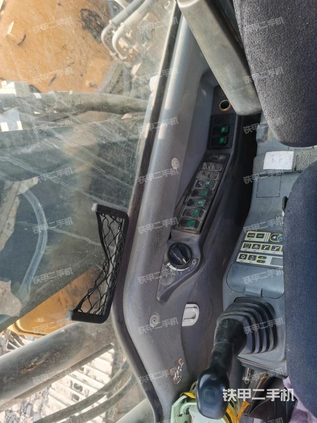 座椅后部（駕駛室部分）