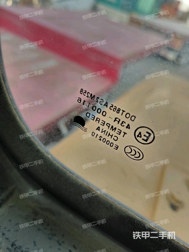 后玻璃角标（压路机驾驶室）