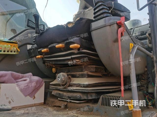 左后方玻璃角標(biāo)（駕駛室部分）