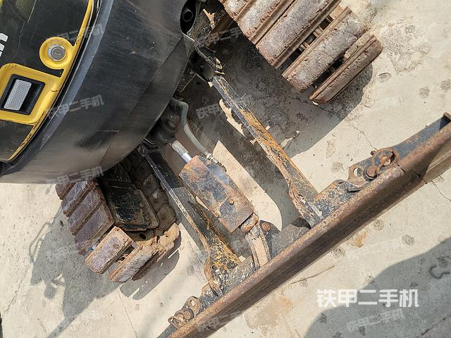 驾驶室顶部（整机外观）