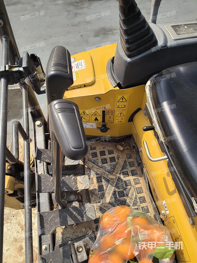 驾驶室整体（整机外观）