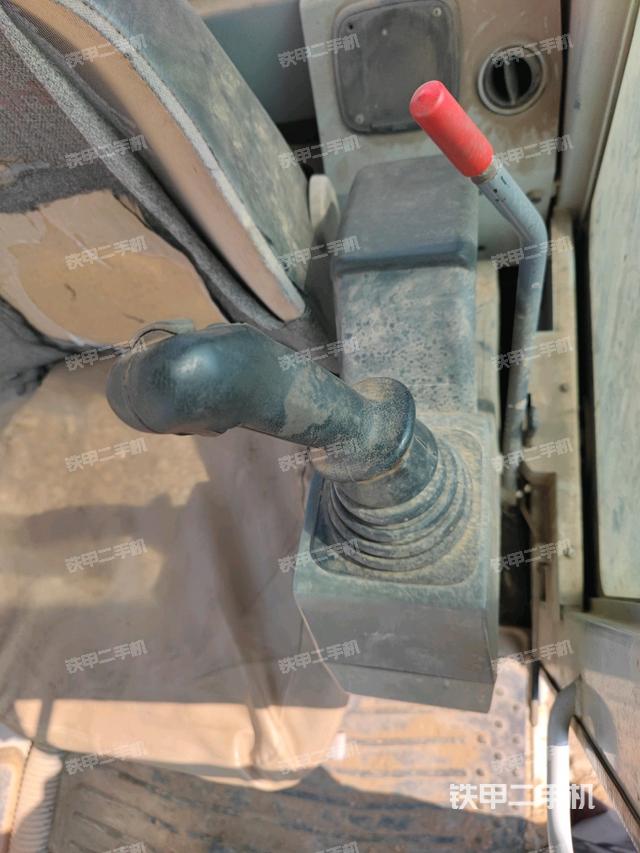 座椅左側(cè)控制臺(tái)/音響/含左手柄（駕駛室部分）