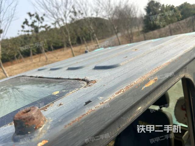 驾驶室顶部（整机外观）