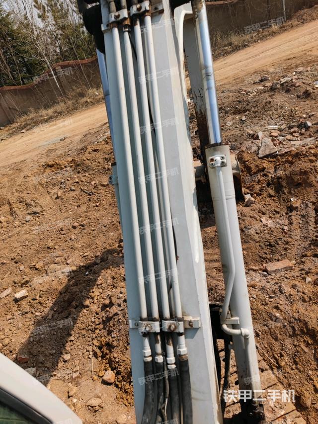 大臂背部俯視（工作和回轉(zhuǎn)裝置）