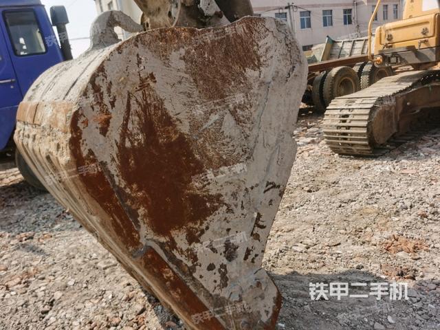 鏟斗右后整體（工作和回轉(zhuǎn)裝置）