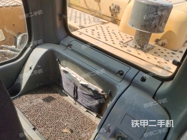 座椅左側(cè)控制臺(tái)/音響/含左手柄（駕駛室部分）