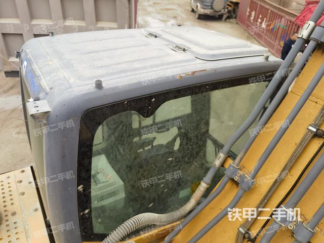 驾驶室顶部（整机外观）