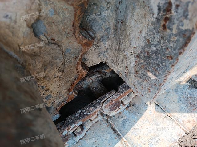 回转马达和主控阀（整机外观）