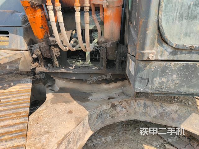 大臂根部?斜視(工作和回轉(zhuǎn)裝置) 大臂根部?斜視(工作和回轉(zhuǎn)裝置)