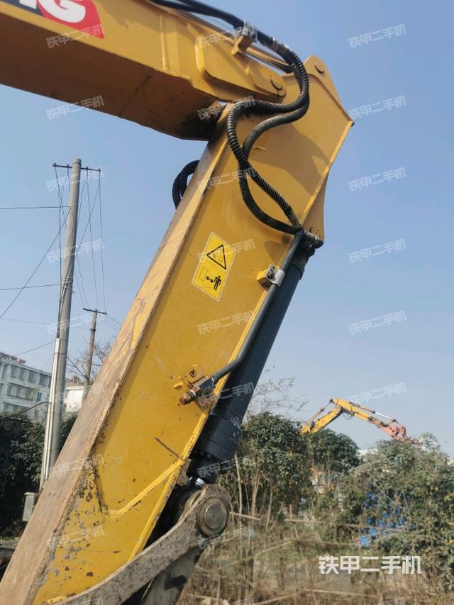 小臂整体左后（工作和回转装置）