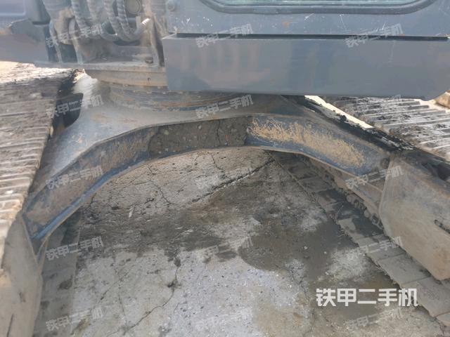 转盘和下车架正前（工作和回转装置）