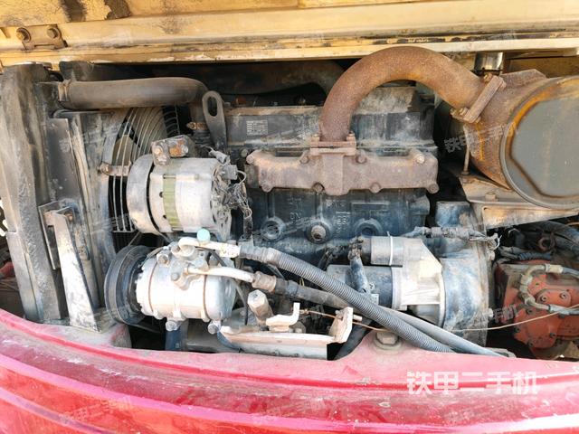 發(fā)動(dòng)機(jī)室（上車(chē)部件）