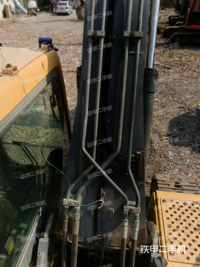 大臂背部俯視（工作和回轉(zhuǎn)裝置）