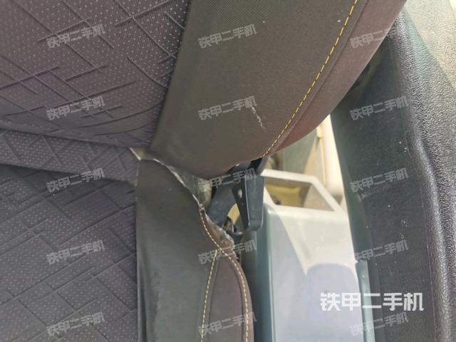 座椅后部（驾驶室部分）