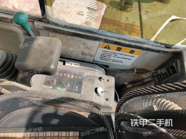 座椅右側(cè)控制臺/鑰匙門/油門/含右手柄（駕駛室部分）