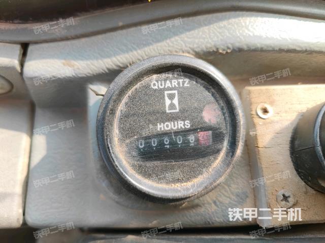 小時(shí)表(駕駛室部分) 小時(shí)表(駕駛室部分)