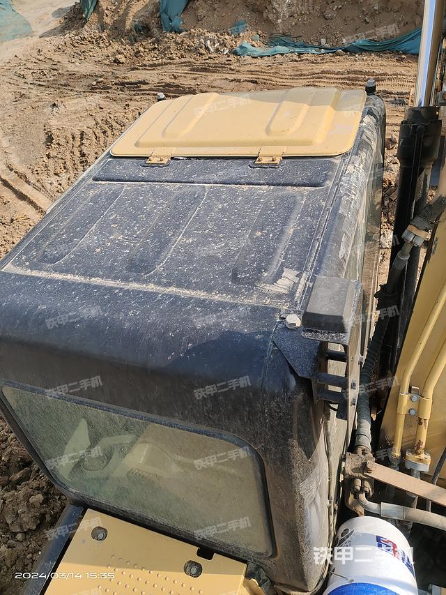 驾驶室顶部（整机外观）