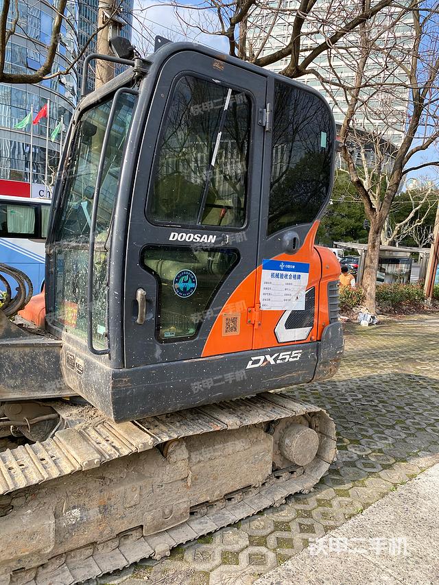 驾驶室整体（整机外观）