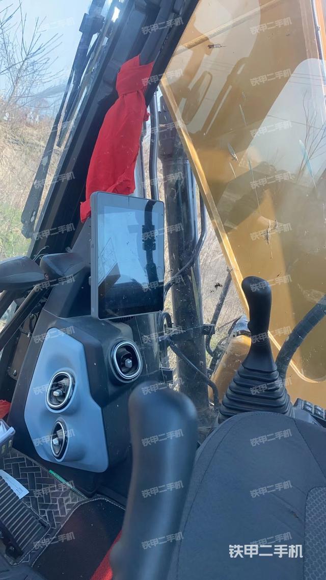 回转马达和主控阀（整机外观）