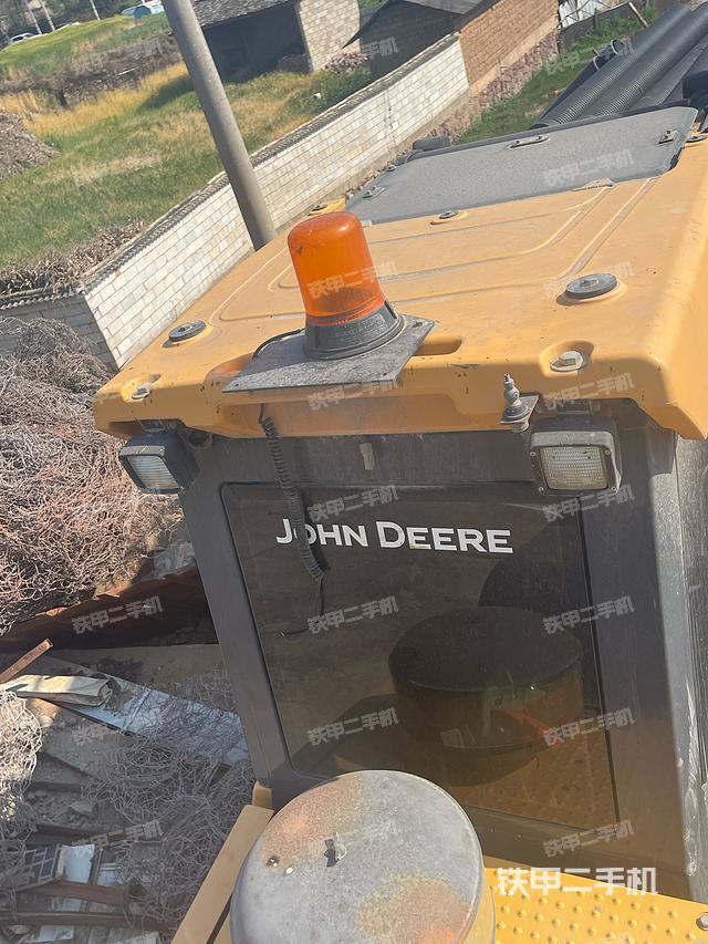 驾驶室顶部（整机外观）