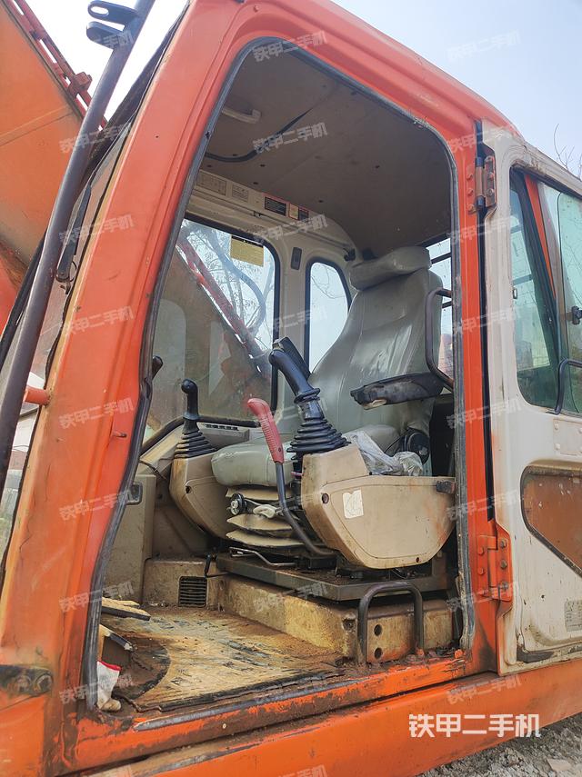 驾驶室整体（整机外观）