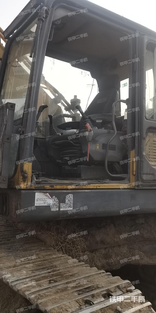 驾驶室整体（整机外观）