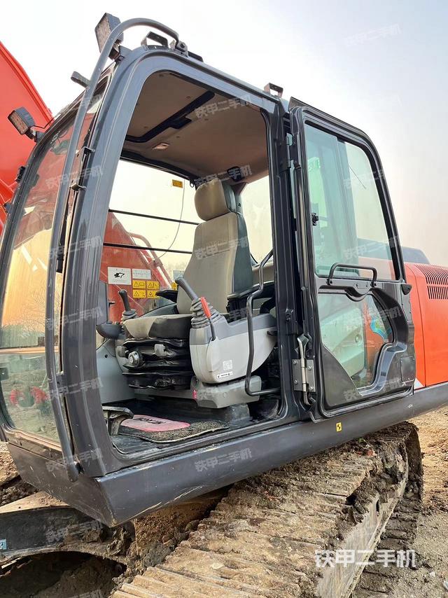 驾驶室整体（整机外观）