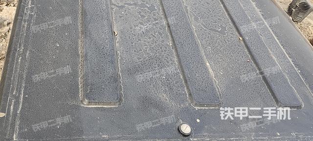 驾驶室顶部（整机外观）