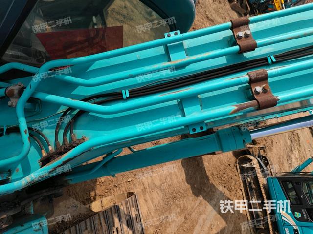大臂根部?斜視(工作和回轉(zhuǎn)裝置) 大臂根部?斜視(工作和回轉(zhuǎn)裝置)