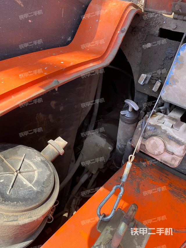 回转马达和主控阀（整机外观）