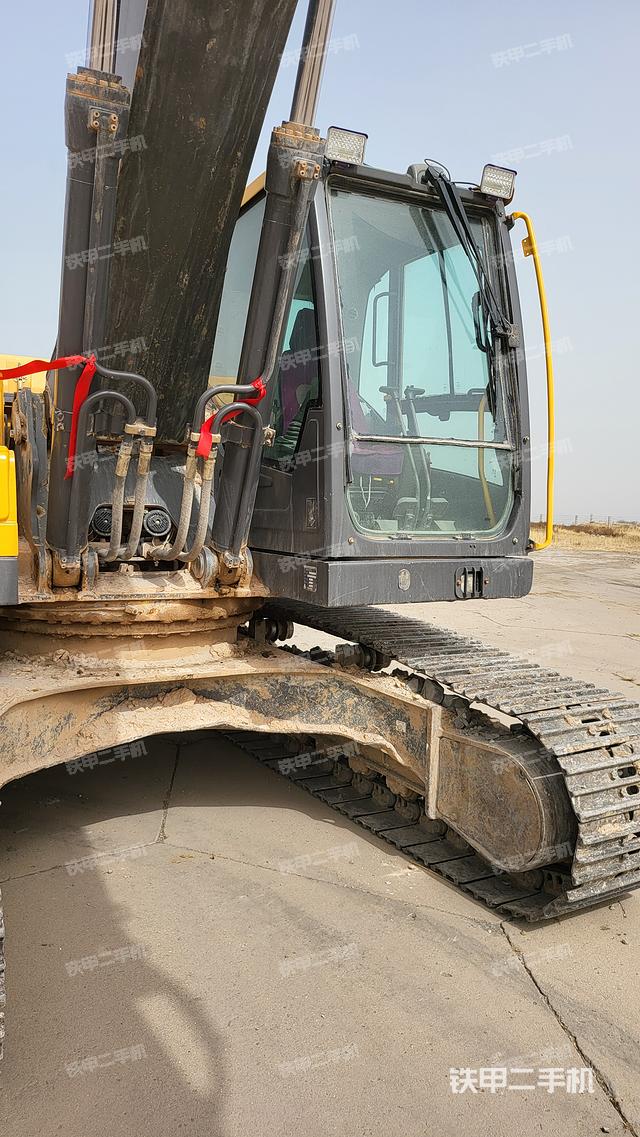 驾驶室整体（整机外观）