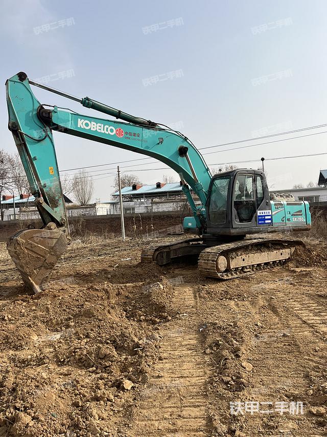 驾驶室顶部（整机外观）