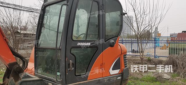 驾驶室整体（整机外观）