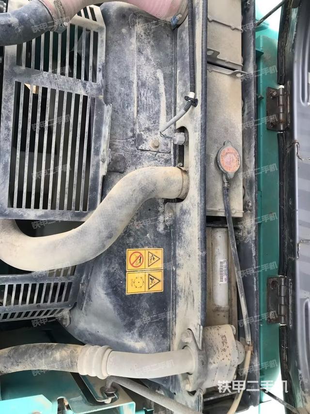 散熱器正面(大件艙室) 散熱器正面(大件艙室)